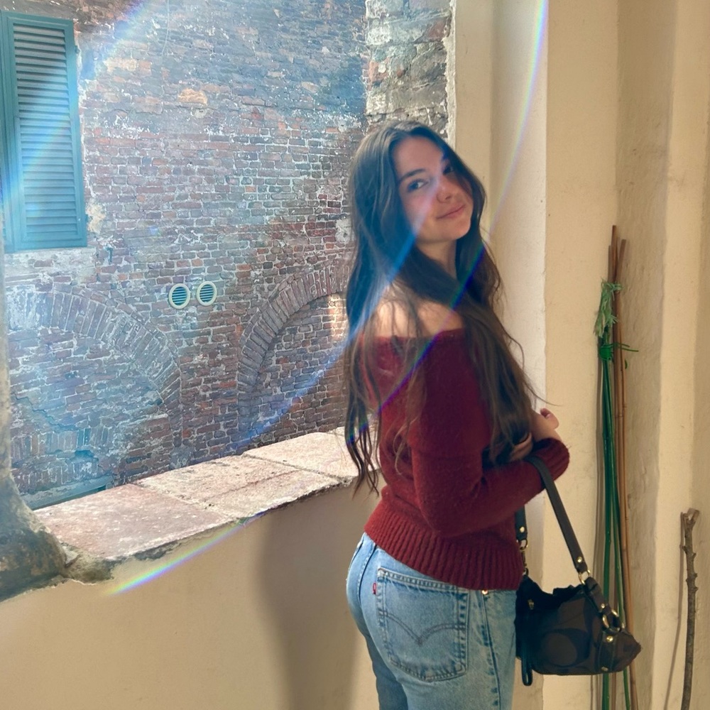 Meet your Posher, Abi